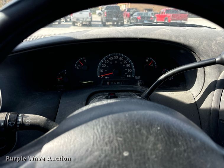 image for item DT2113 2002 Ford  F150XL SuperCab pickup truck