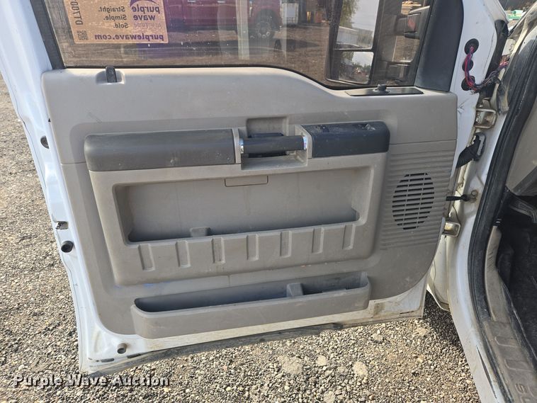 image for item DT7001 2008 Ford F250 Super Duty XL utility bed pickup truck