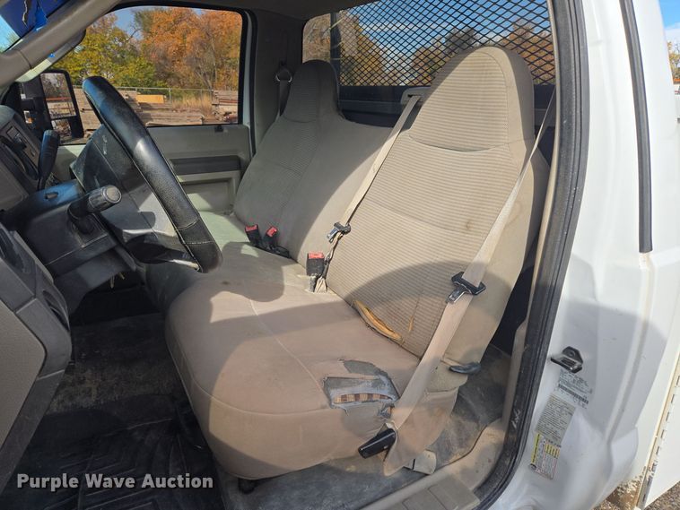 image for item DT7001 2008 Ford F250 Super Duty XL utility bed pickup truck