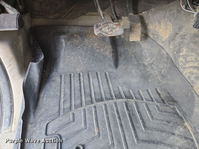 image for item DT7001 2008 Ford F250 Super Duty XL utility bed pickup truck