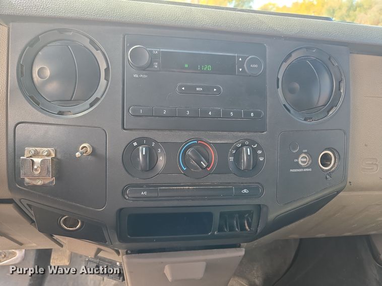 image for item DT7001 2008 Ford F250 Super Duty XL utility bed pickup truck