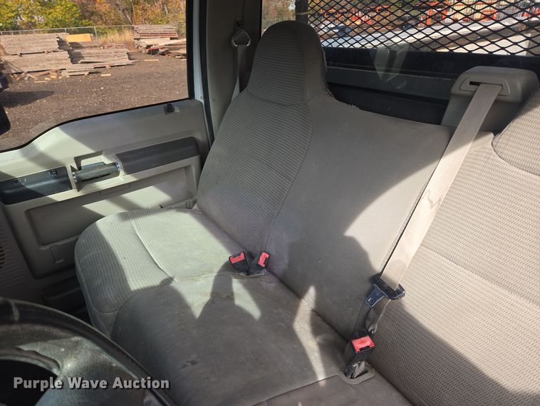 image for item DT7001 2008 Ford F250 Super Duty XL utility bed pickup truck