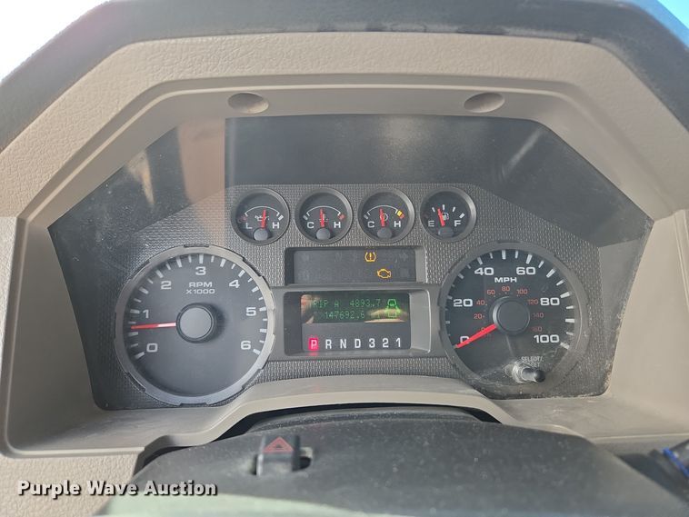 image for item DT7001 2008 Ford F250 Super Duty XL utility bed pickup truck