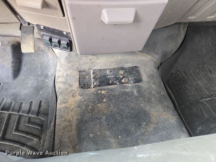 image for item DT7001 2008 Ford F250 Super Duty XL utility bed pickup truck