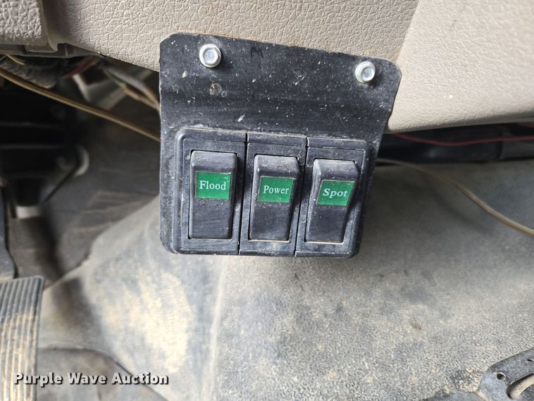 image for item DT7001 2008 Ford F250 Super Duty XL utility bed pickup truck