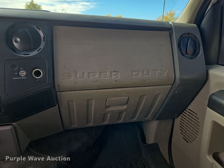 image for item DT7001 2008 Ford F250 Super Duty XL utility bed pickup truck