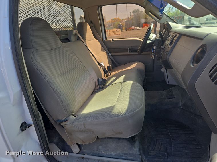 image for item DT7001 2008 Ford F250 Super Duty XL utility bed pickup truck