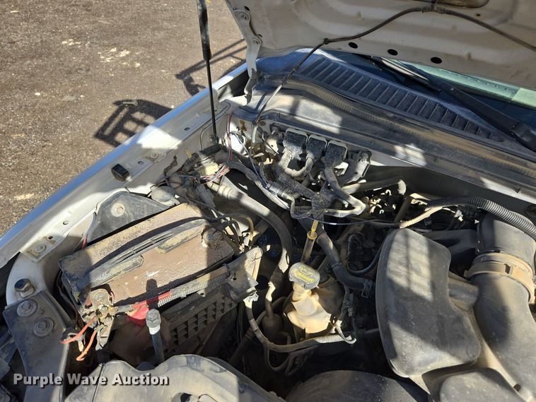 image for item DT7001 2008 Ford F250 Super Duty XL utility bed pickup truck