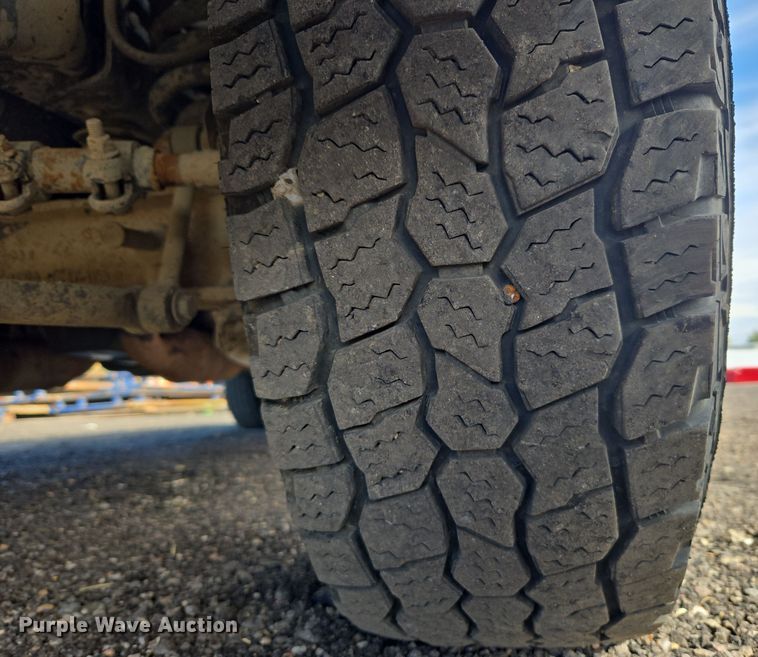 image for item DT7001 2008 Ford F250 Super Duty XL utility bed pickup truck