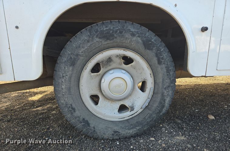 image for item DT7001 2008 Ford F250 Super Duty XL utility bed pickup truck