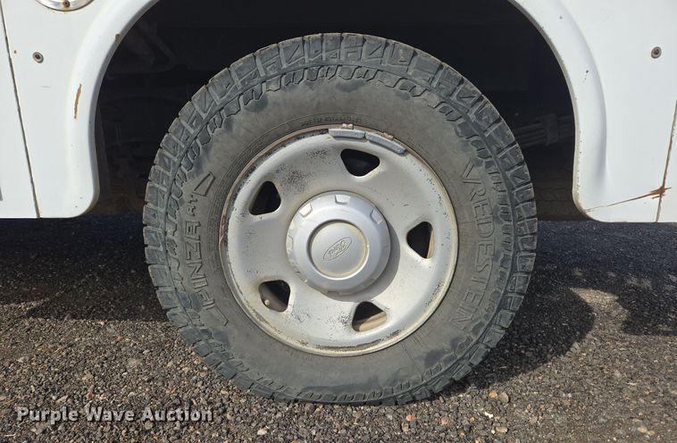 image for item DT7001 2008 Ford F250 Super Duty XL utility bed pickup truck