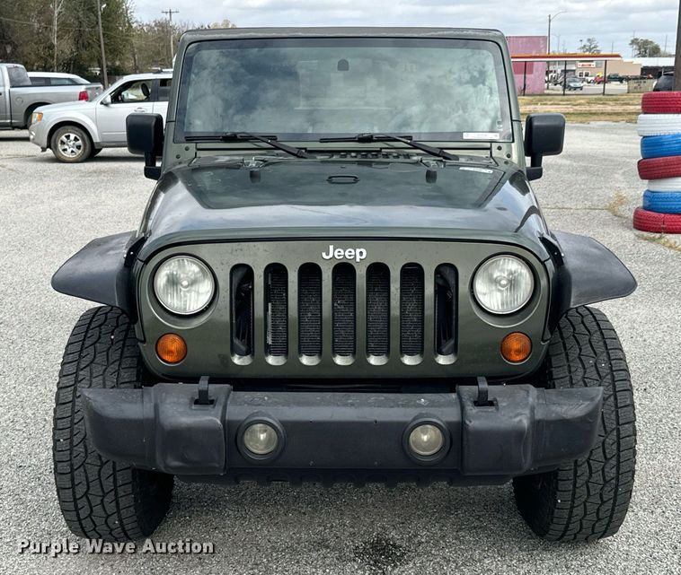 image for item DU9535 2007 Jeep Wrangler Unlimited Sahara SUV