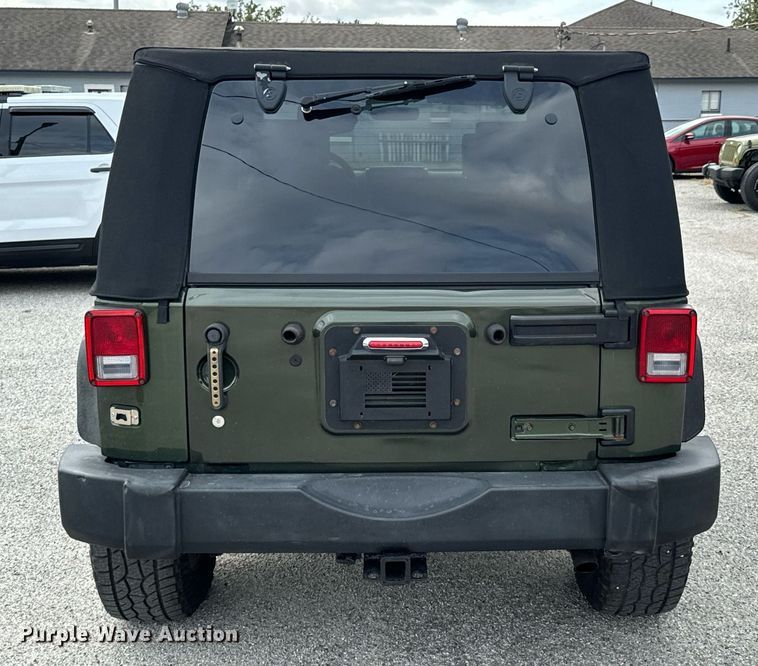 image for item DU9535 2007 Jeep Wrangler Unlimited Sahara SUV