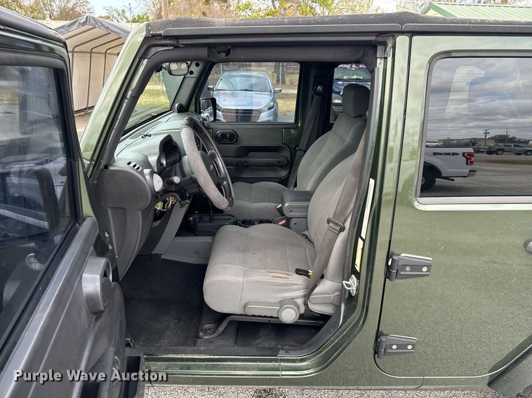 image for item DU9535 2007 Jeep Wrangler Unlimited Sahara SUV