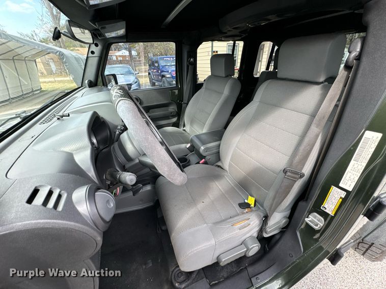 image for item DU9535 2007 Jeep Wrangler Unlimited Sahara SUV