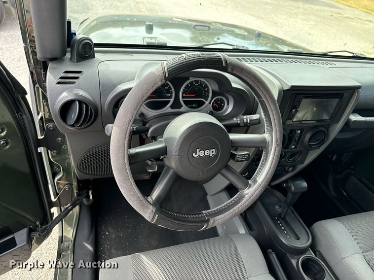 image for item DU9535 2007 Jeep Wrangler Unlimited Sahara SUV