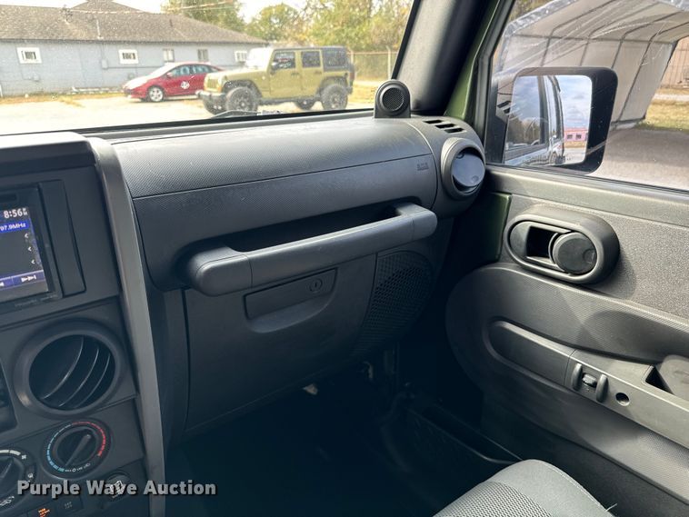 image for item DU9535 2007 Jeep Wrangler Unlimited Sahara SUV