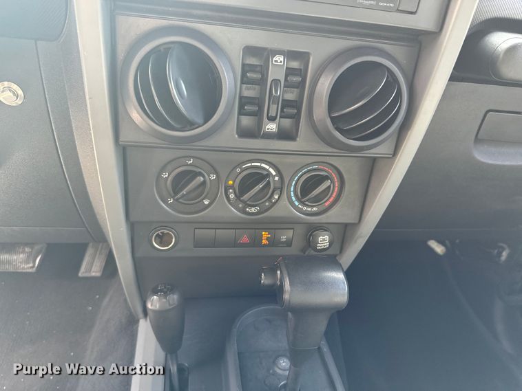 image for item DU9535 2007 Jeep Wrangler Unlimited Sahara SUV