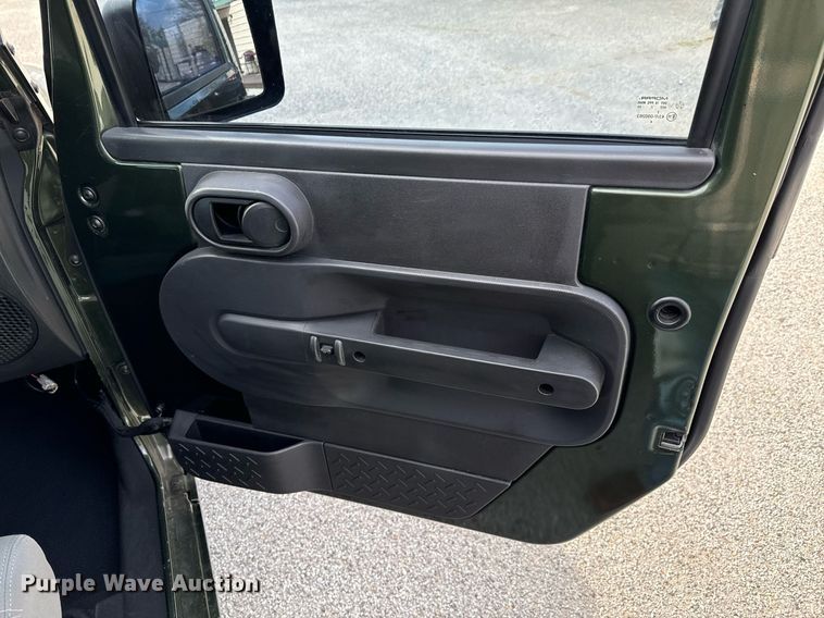 image for item DU9535 2007 Jeep Wrangler Unlimited Sahara SUV