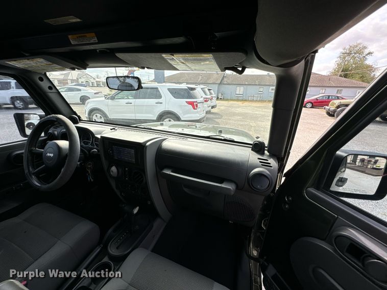 image for item DU9535 2007 Jeep Wrangler Unlimited Sahara SUV