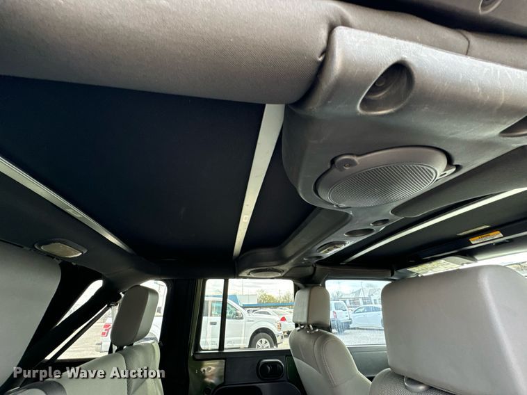 image for item DU9535 2007 Jeep Wrangler Unlimited Sahara SUV