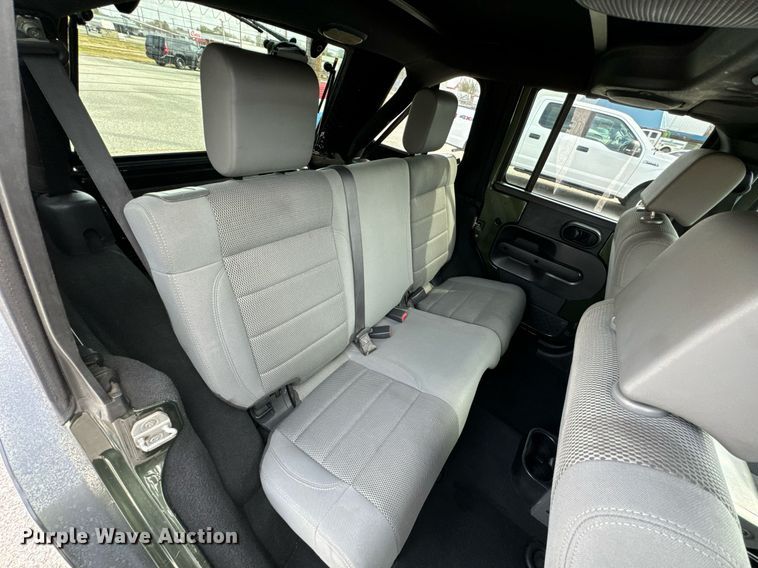 image for item DU9535 2007 Jeep Wrangler Unlimited Sahara SUV