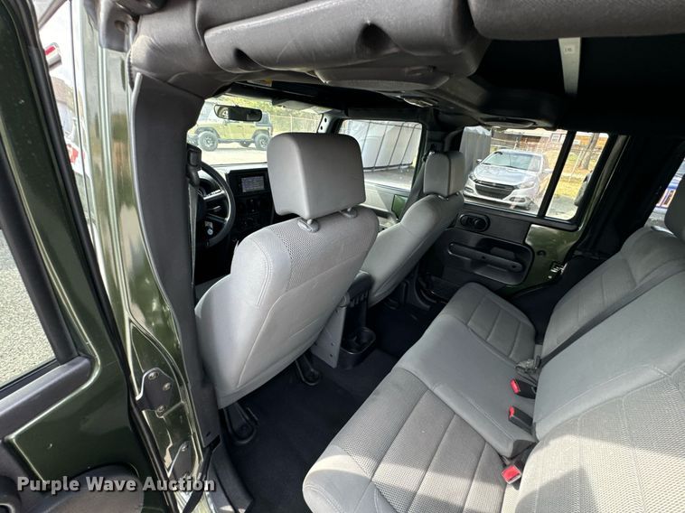 image for item DU9535 2007 Jeep Wrangler Unlimited Sahara SUV