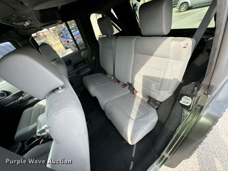 image for item DU9535 2007 Jeep Wrangler Unlimited Sahara SUV