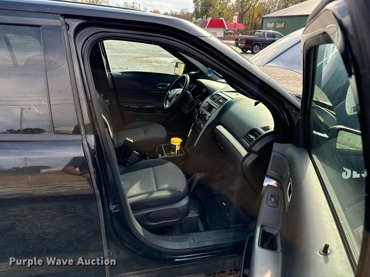 image for item DU9563 2013 Ford Explorer Police Interceptor SUV