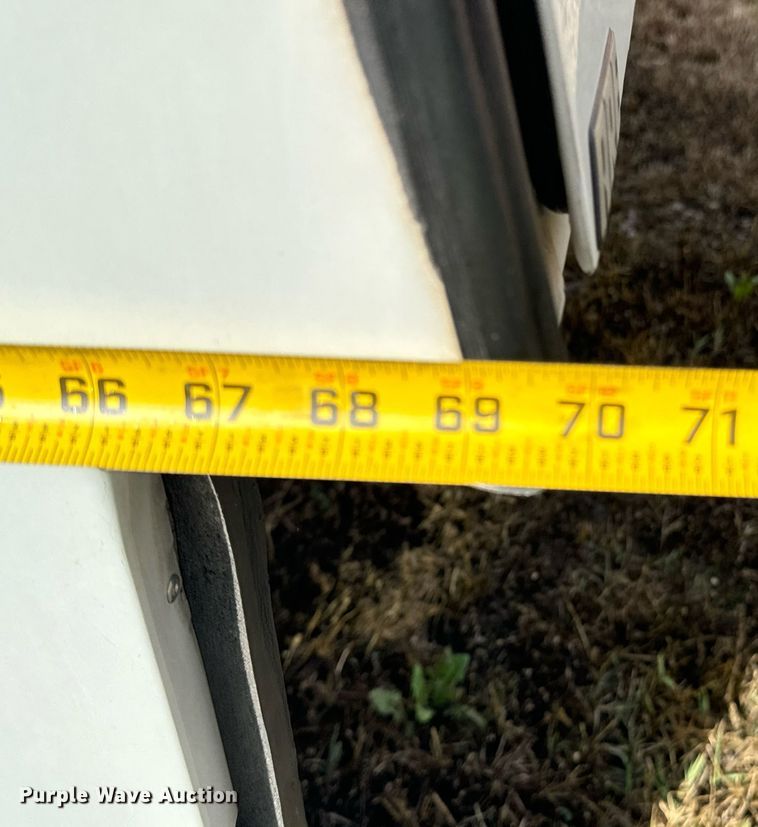 image for item DU9569 ARE pickup truck topper