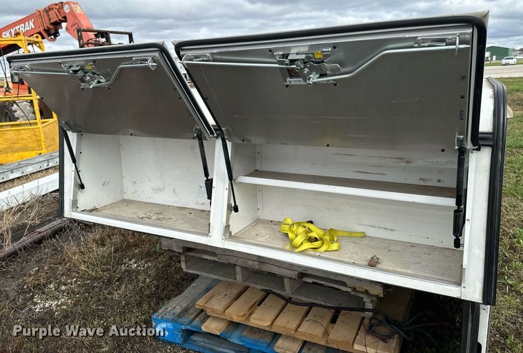 image for item DU9569 ARE pickup truck topper