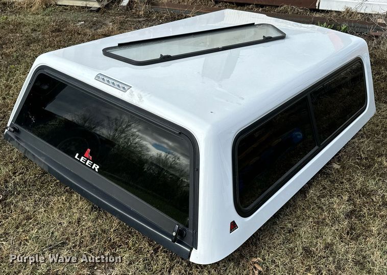 image for item DU9570 Leer pickup truck topper