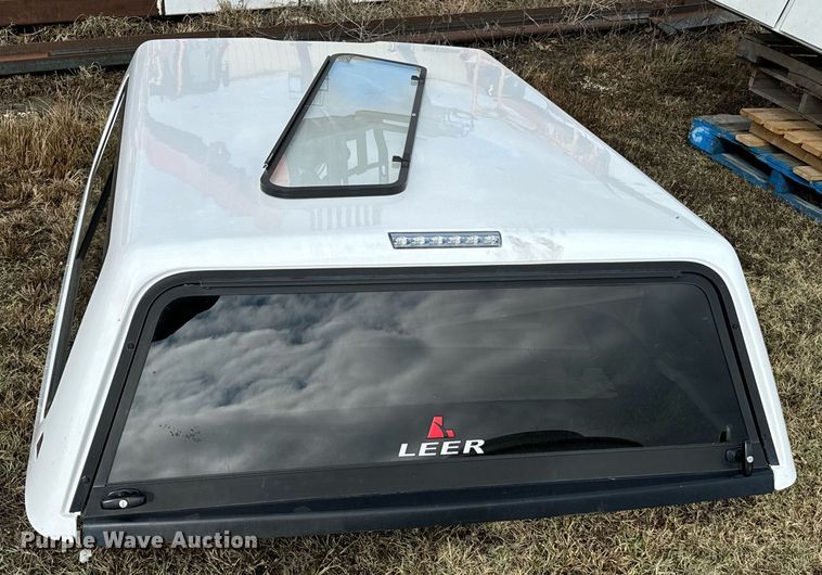 image for item DU9570 Leer pickup truck topper