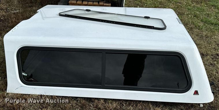 image for item DU9570 Leer pickup truck topper
