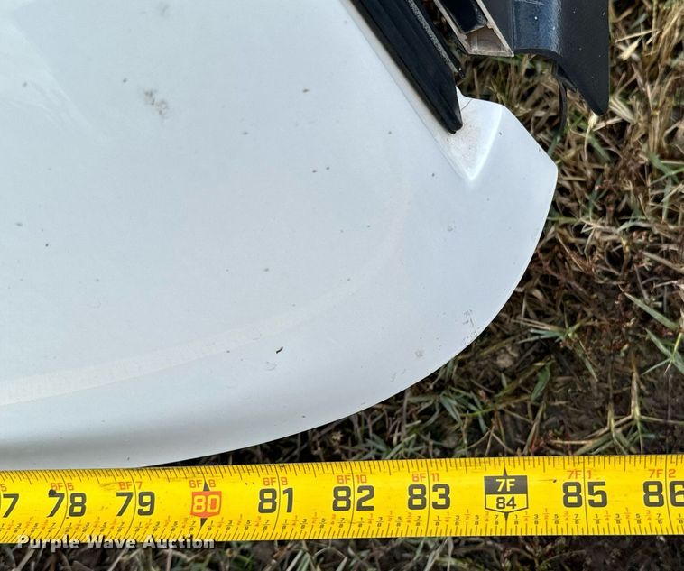 image for item DU9570 Leer pickup truck topper