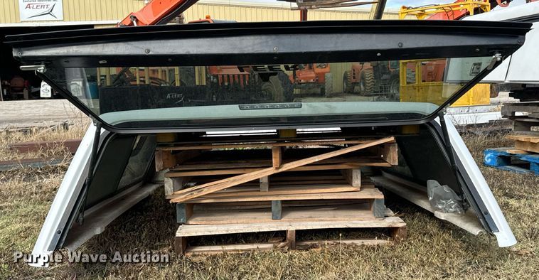 image for item DU9570 Leer pickup truck topper