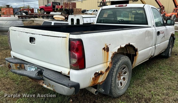 image for item DU9584 2005 Chevrolet Silverado 1500 pickup truck