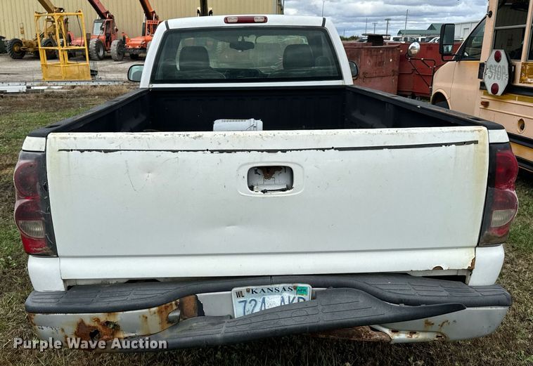 image for item DU9584 2005 Chevrolet Silverado 1500 pickup truck