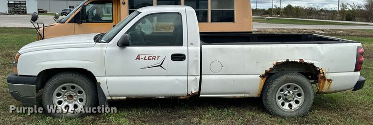 image for item DU9584 2005 Chevrolet Silverado 1500 pickup truck