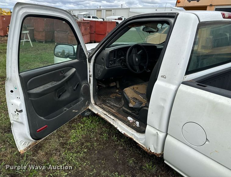 image for item DU9584 2005 Chevrolet Silverado 1500 pickup truck