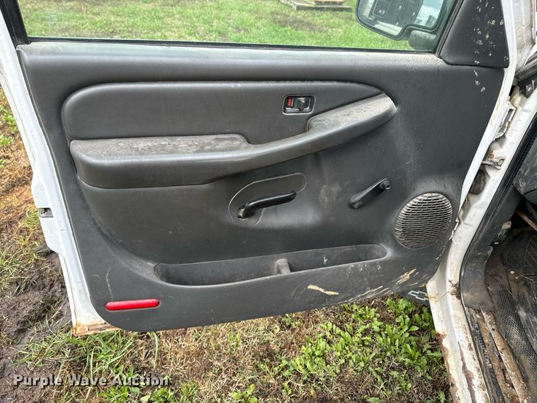 image for item DU9584 2005 Chevrolet Silverado 1500 pickup truck