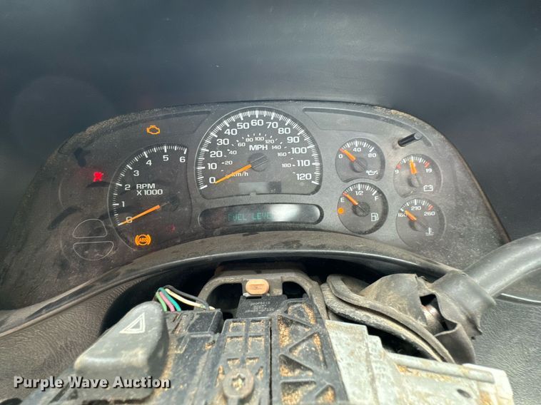 image for item DU9584 2005 Chevrolet Silverado 1500 pickup truck