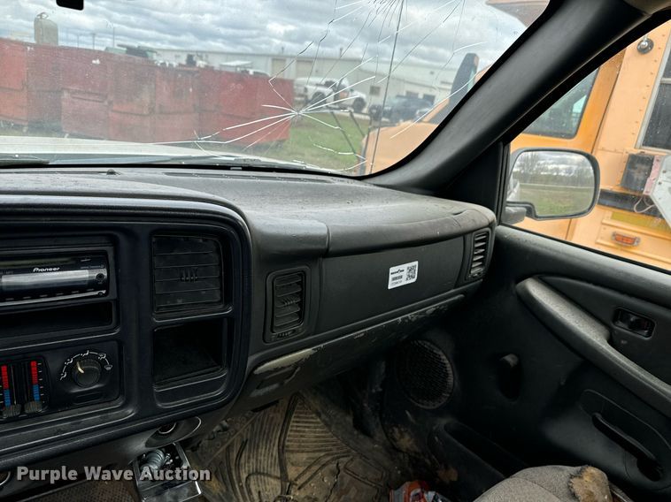 image for item DU9584 2005 Chevrolet Silverado 1500 pickup truck