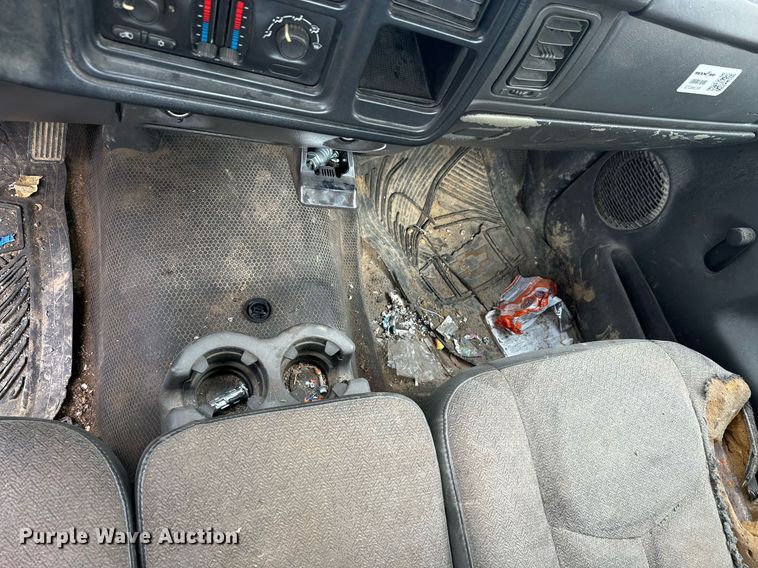 image for item DU9584 2005 Chevrolet Silverado 1500 pickup truck