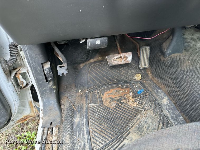 image for item DU9584 2005 Chevrolet Silverado 1500 pickup truck