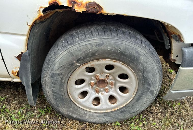 image for item DU9584 2005 Chevrolet Silverado 1500 pickup truck