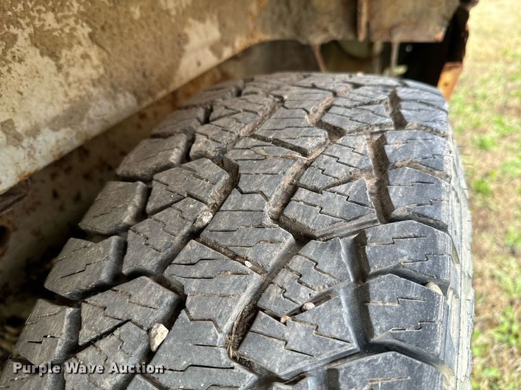 image for item DU9584 2005 Chevrolet Silverado 1500 pickup truck