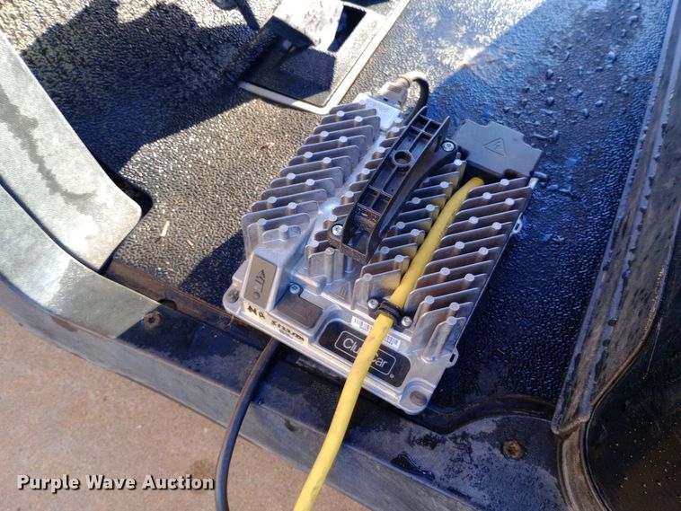 image for item DW0842 2016 Club Car Precedent I2 HF golf cart