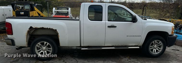 image for item DW2397 2009 Chevrolet Silverado 1500 Ext. Cab pickup truck