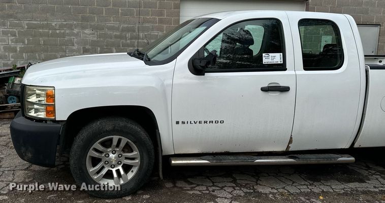 image for item DW2397 2009 Chevrolet Silverado 1500 Ext. Cab pickup truck